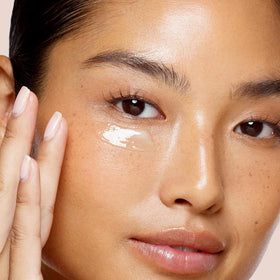 Jouer Luminize caffeine depuffs eyes while you sleep.
