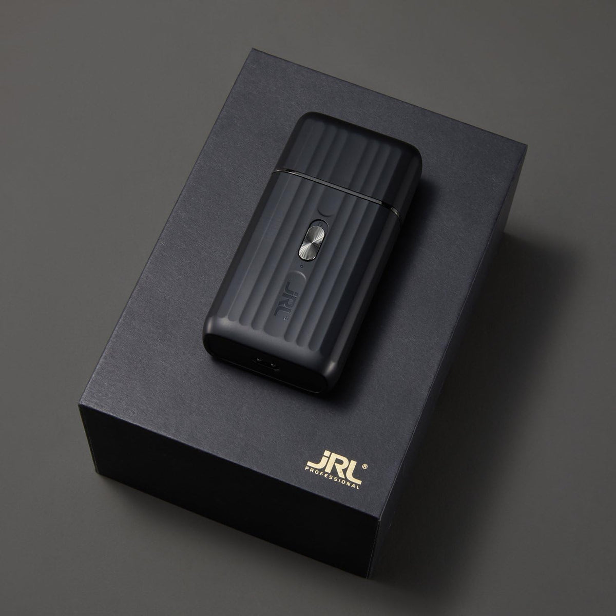 JRL Onyx cordless operation with 3-hour runtime for mobile barbers