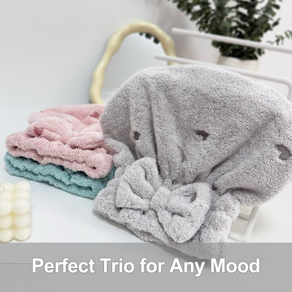 Jseng towel suits gym bags and workouts with quick-drying fibers.