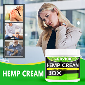 Close-up of JUYIHEAL hemp cream texture for quick absorption