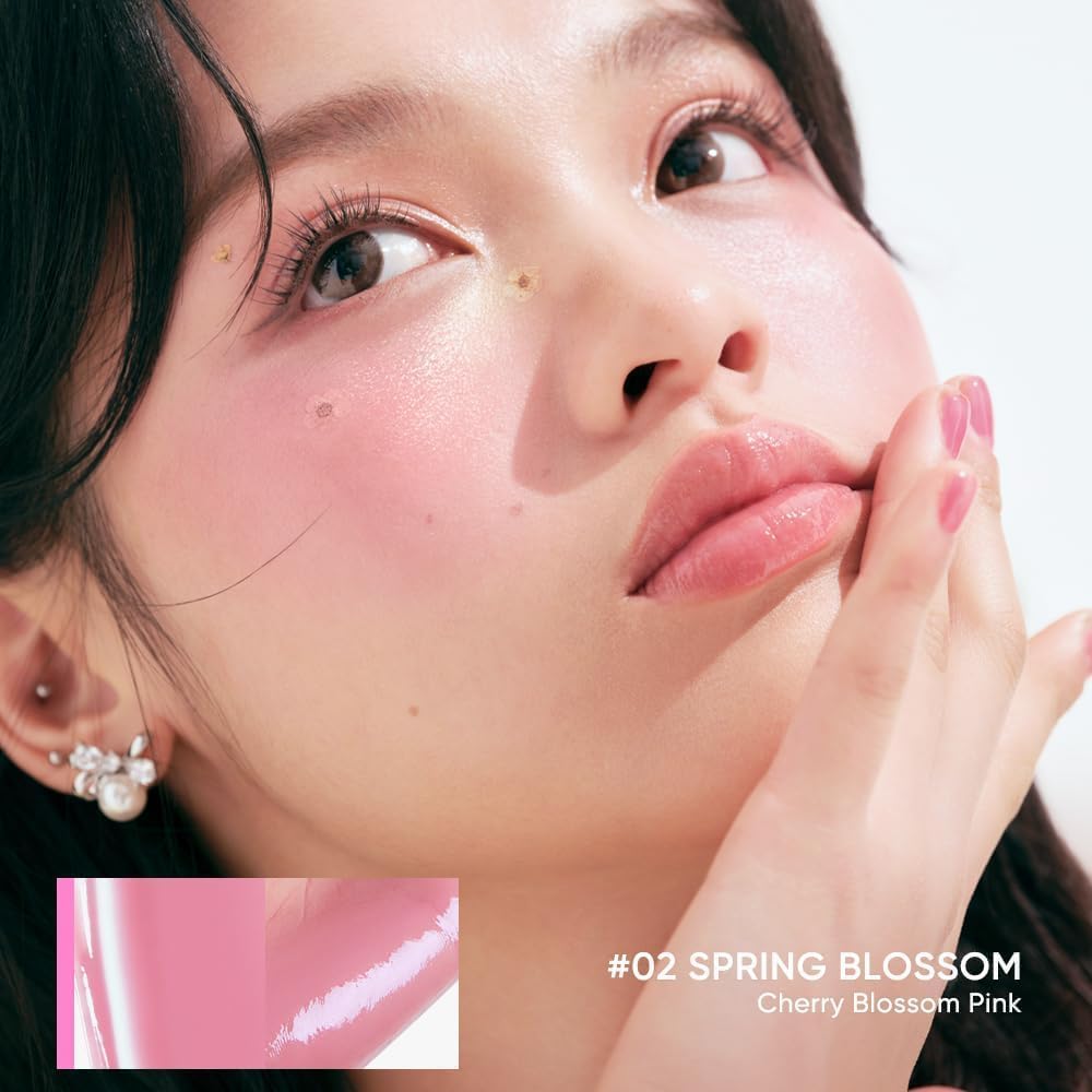 A swatch on the cheek shows how JUDYDOLL Glow Blush Balm blends for versatile looks.