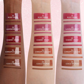 JUDYDOLL Plumping Gloss bottle adds high shine and instant volume.