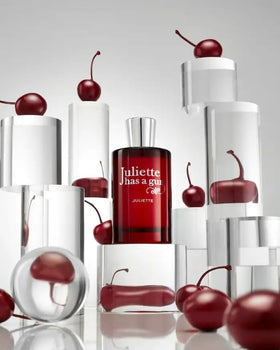 Juliette Has A Gun Juliette Eau de Parfum cap detail emphasizes refined design and ease of use.