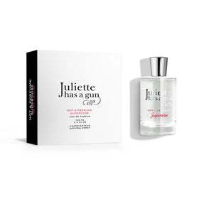 Juliette Has a Gun Not a Perfume Superdose spray creates a precise, even mist.