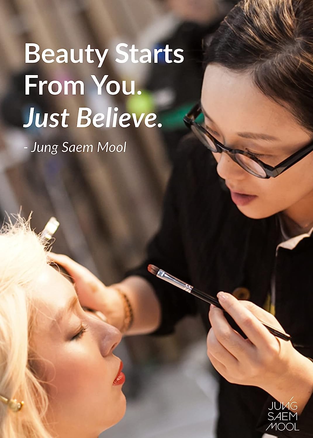 Application puff and cushion setup for precise, on-the-go touch-ups with Jung Saem Mool.