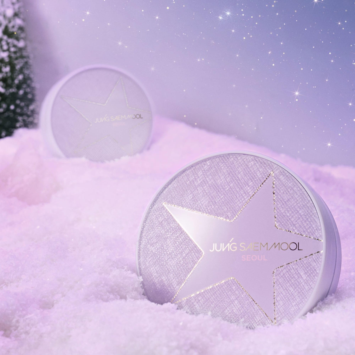 Jung Saem Mool Nuder Cushion holiday case closeup highlights premium detailing for gifting