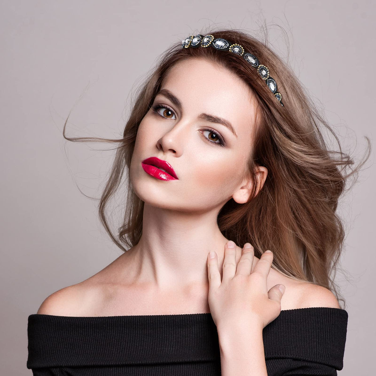 Jutom elastic bead headband stretched to fit most heads comfortably