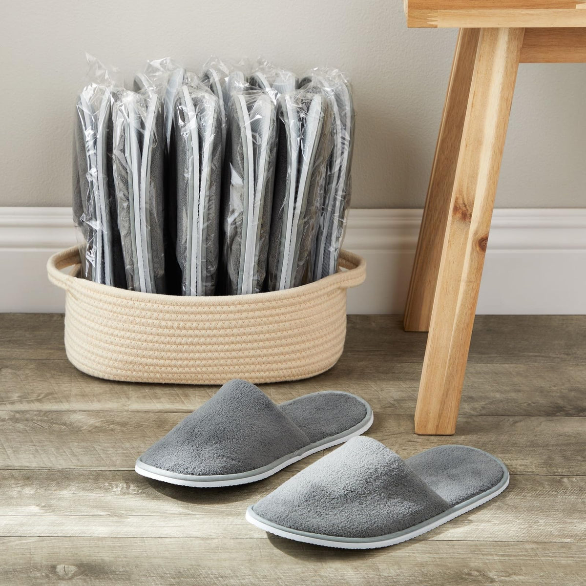 Juvale disposable slippers offer unisex design for most guests