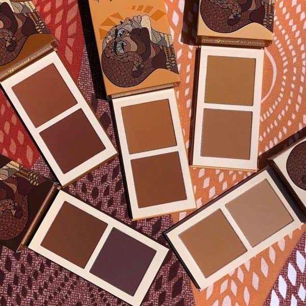 Juvia's Place Bronzed Duo close-up texture of smooth blendable powder.