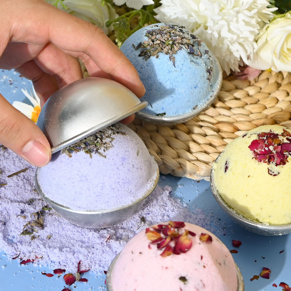 JUYRLE bath bomb pigments enable vibrant color designs