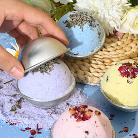 JUYRLE bath bomb pigments enable vibrant color designs