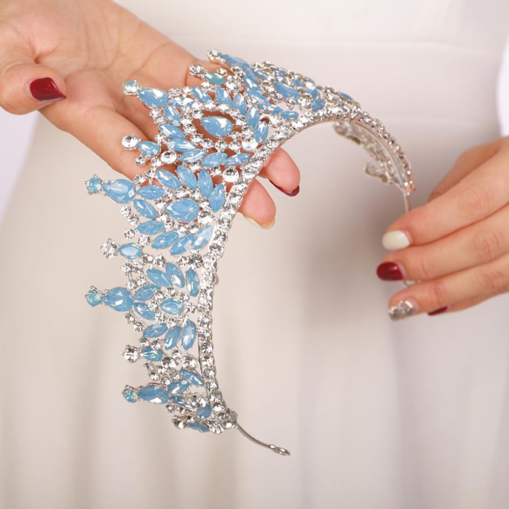 JWICOS blue princess tiara lends bridesmaids a graceful look.