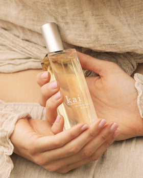 Spritz in daily routines for a light, uplifting scent gesture