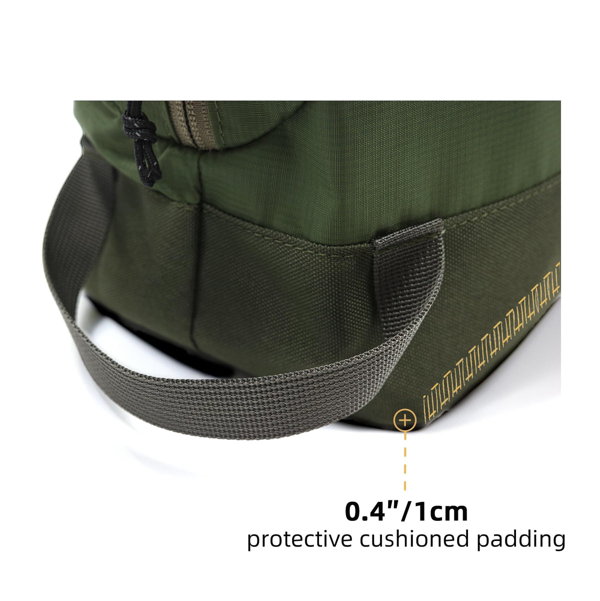 Kalgoteal 8L interior shows mesh pockets for cosmetics and small essentials.