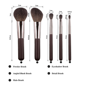 Kanviensl blush brush blends color evenly for a radiant cheek look.