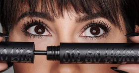 Kat Von D Go Big mascara brush with wavy fibers coats lashes evenly.