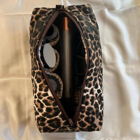 KCWVSIE leopard floral case is compact and travel-ready for on-the-go styling