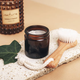 Keketin cream-lotion storage amber jar ideal for samples and homemade cosmetics.