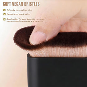 KELILO detail brush for facial contours and toes enables precise application.