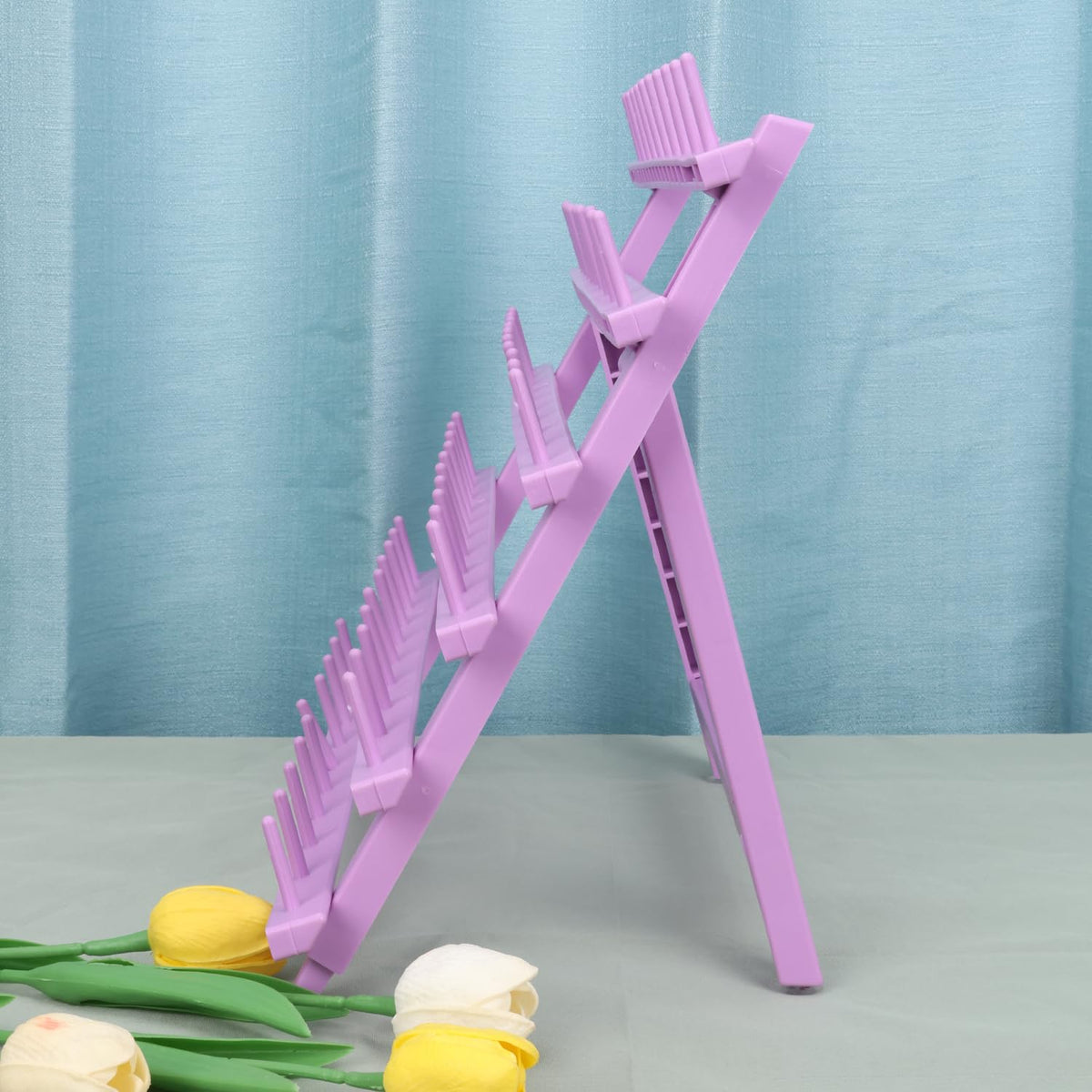 Kelukeya Braid Rack organizes hair pieces for faster braiding sessions