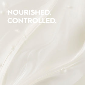 KERASILK Smoothing Shampoo hair texture soft close-up