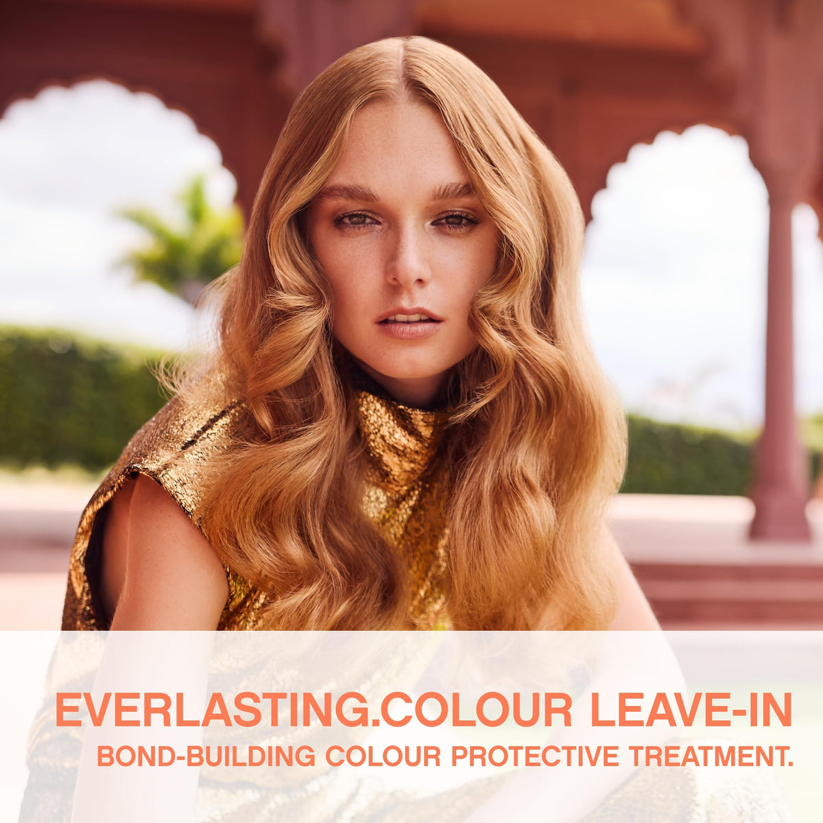 Everlasting Colour Leave-In mist applied evenly for smooth, frizz-controlled hair.
