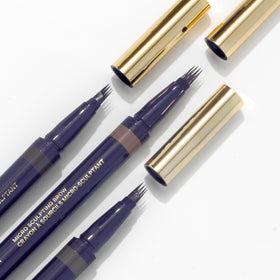 Kevyn Aucoin Micro-Sculpting Brow Brunette ergonomic handle for comfortable use.