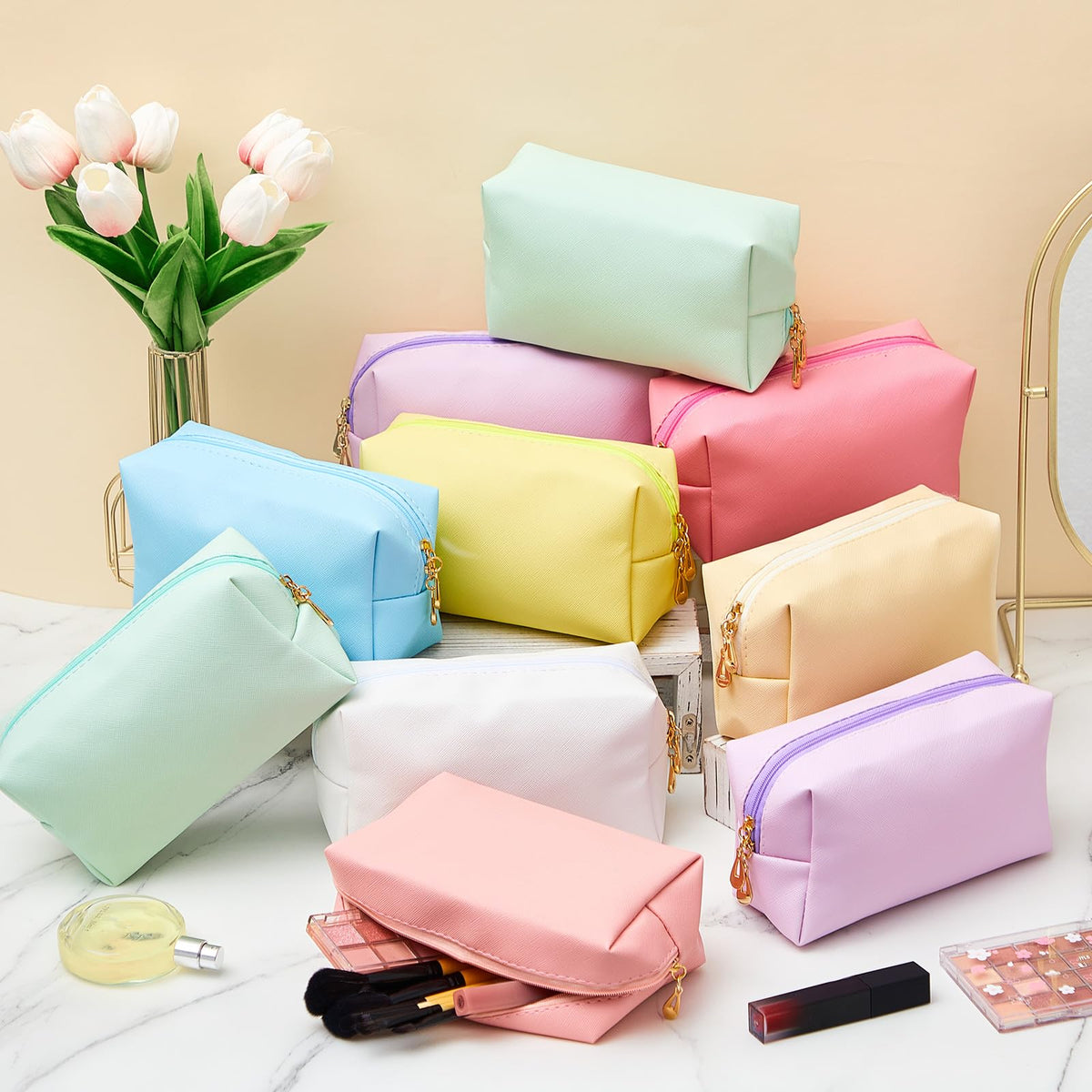 Kigeli travel makeup bag is compact and travel-friendly