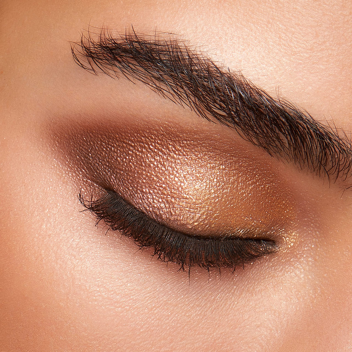 Kiko Milano Glamour Multi Finish Eyeshadow Palette 02 with brushes for easy application and blending
