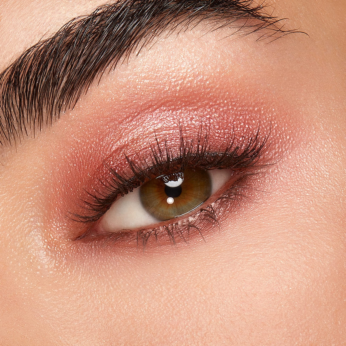 Marbled and sparkly shades in the KIKO MILANO Glamour Palette for depth