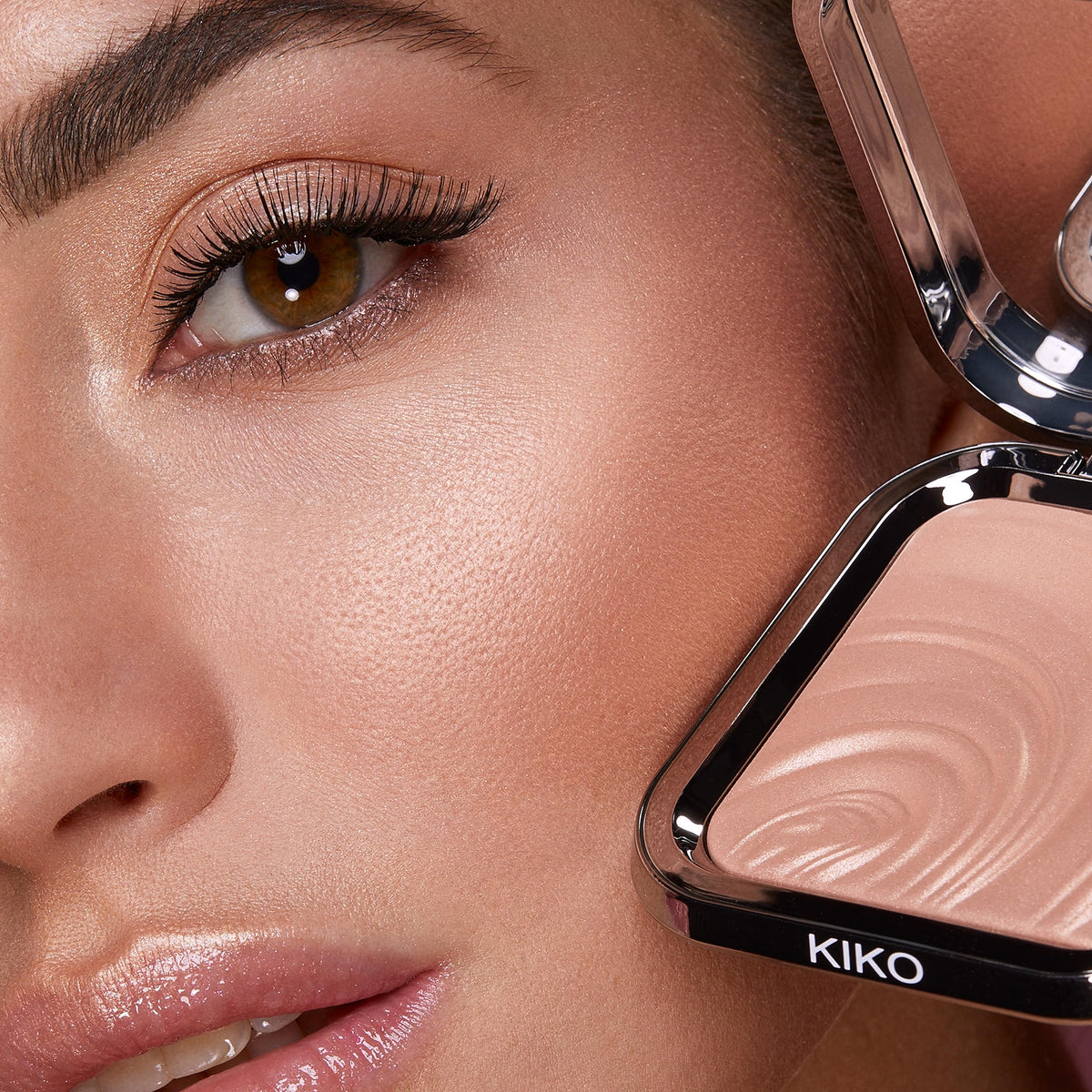 KIKO MILANO Glow Fusion Intense highlighter dermatologically tested for comfort