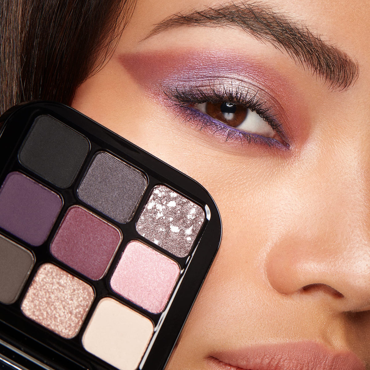 Kiko Milano Glamour Multi Finish Palette 04: ultra-pigmented textures that blend smoothly.