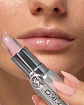 KIKO Milano Secret Oil Core Lip Balm 02 oil-core center close-up highlights the lip oil core