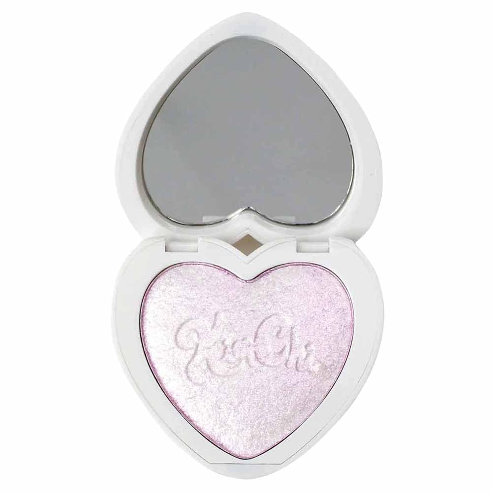 KimChiChic Pearl Gone Wild highlighter compact adds a pearlescent glow to the face