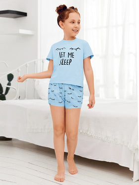 Outfit ready for travel or outdoor activities with Kingdenergy kids wear.