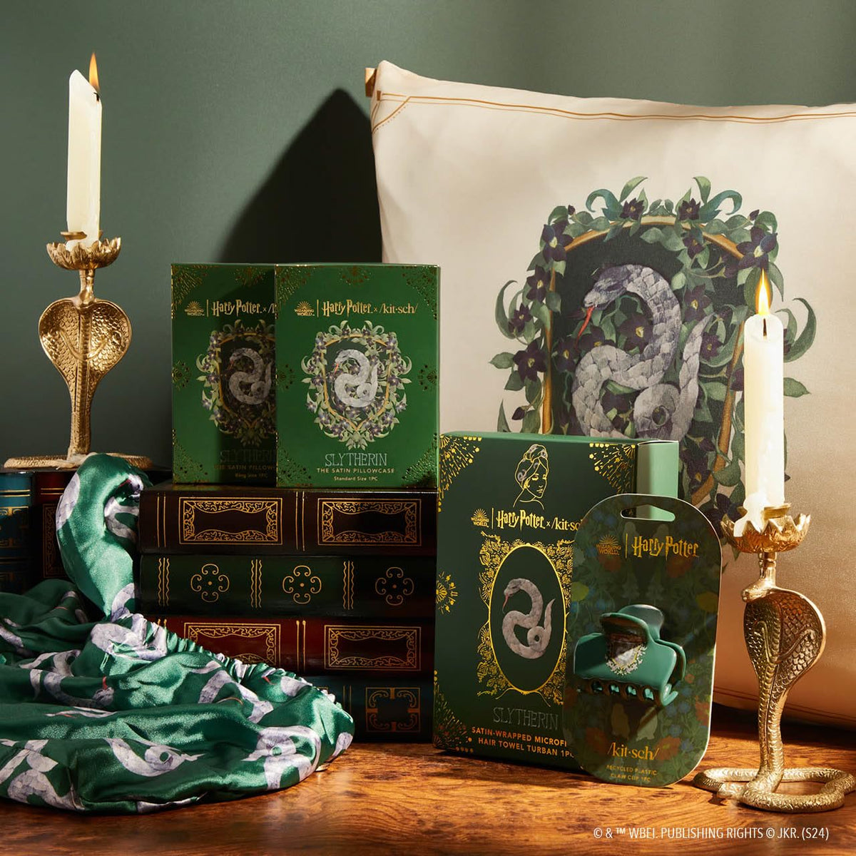 Kitsch Harry Potter Slytherin design emphasizes gift-ready packaging.