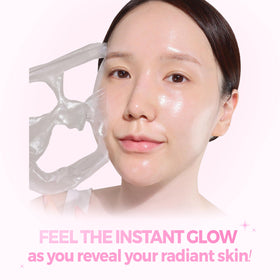 KLAVUU hydration-locking formula nourishes skin with botanical oils.