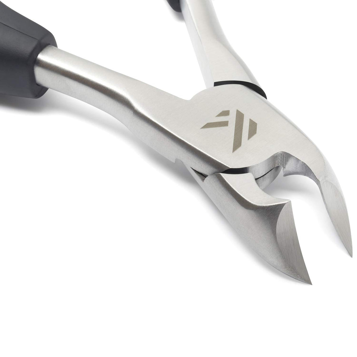 KLIPP curved stainless-steel blades delivering smooth, precise cuts.