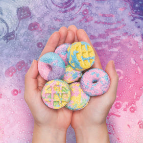Klutz Bath Bomb Scented Bakery Kit strawberry shape adds sweet scent and spa-like bubbles