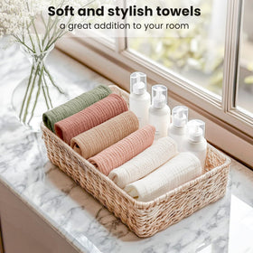 Konssy quick-dry loops enable easy air-drying after cleansing.