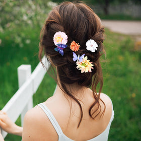 KorViSHOW butterfly clip green close-up lightweight accessory for party looks.