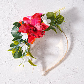 KorViSHOW hula-dance-ready crown adds festive flair to performances.