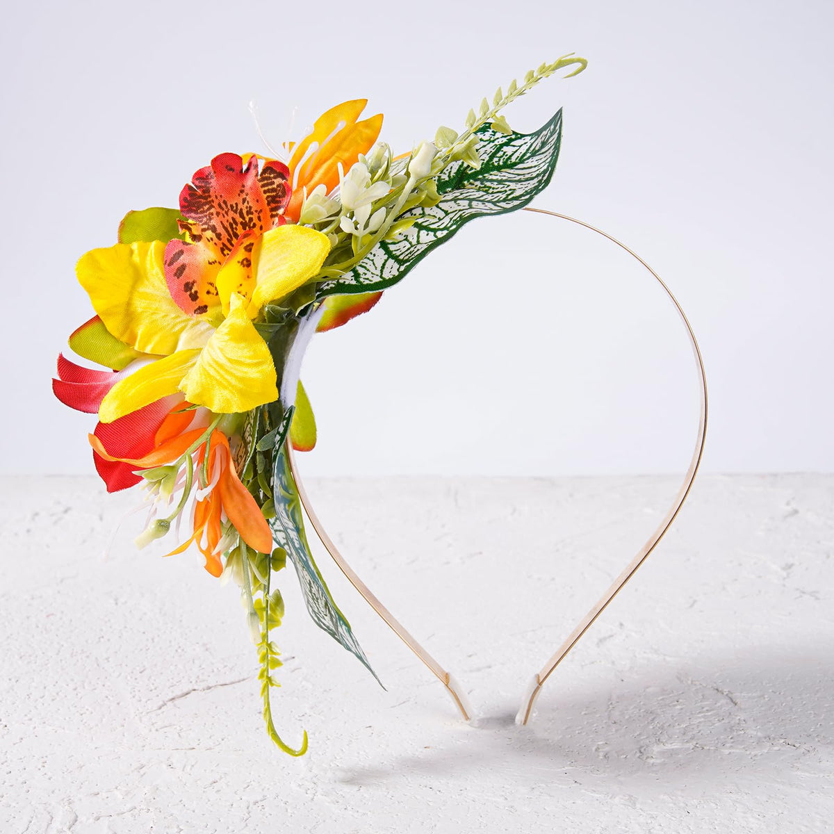 KorViSHOW crown suited for tropical weddings and festive parties.