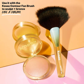 Kosas Sun Show Glowy Warmth jawline shade creates defined yet glowing edges.
