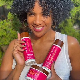 Texture of Moringa Styling OMG Curl Creme on wet hair for wet-to-dry styling