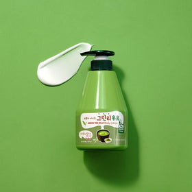 Kwailnara Green Tea Milk Lotion being absorbed quickly with no sticky residue