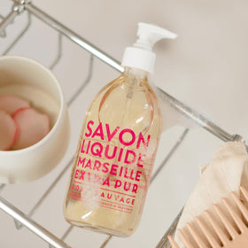 Natural oils blend from almond, olive, and grape seed for gentle cleansing.