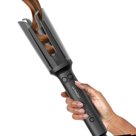 La Maesii automatic curling iron front view for quick, effortless curls.