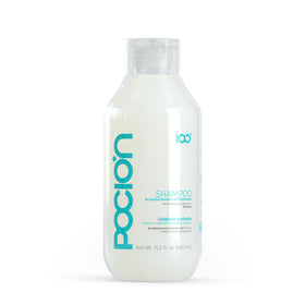 La Pocion Treatment Conditioner tube demonstrates detangling and moisture delivery.