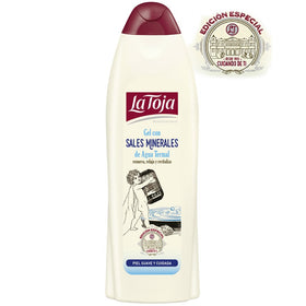 La Toja Shower Gel pour demonstrates rich lather for a luxurious shower